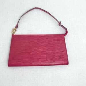 Louis Vuitton Epi Pochette Accessoires 24
Red wristlet gold hardware.